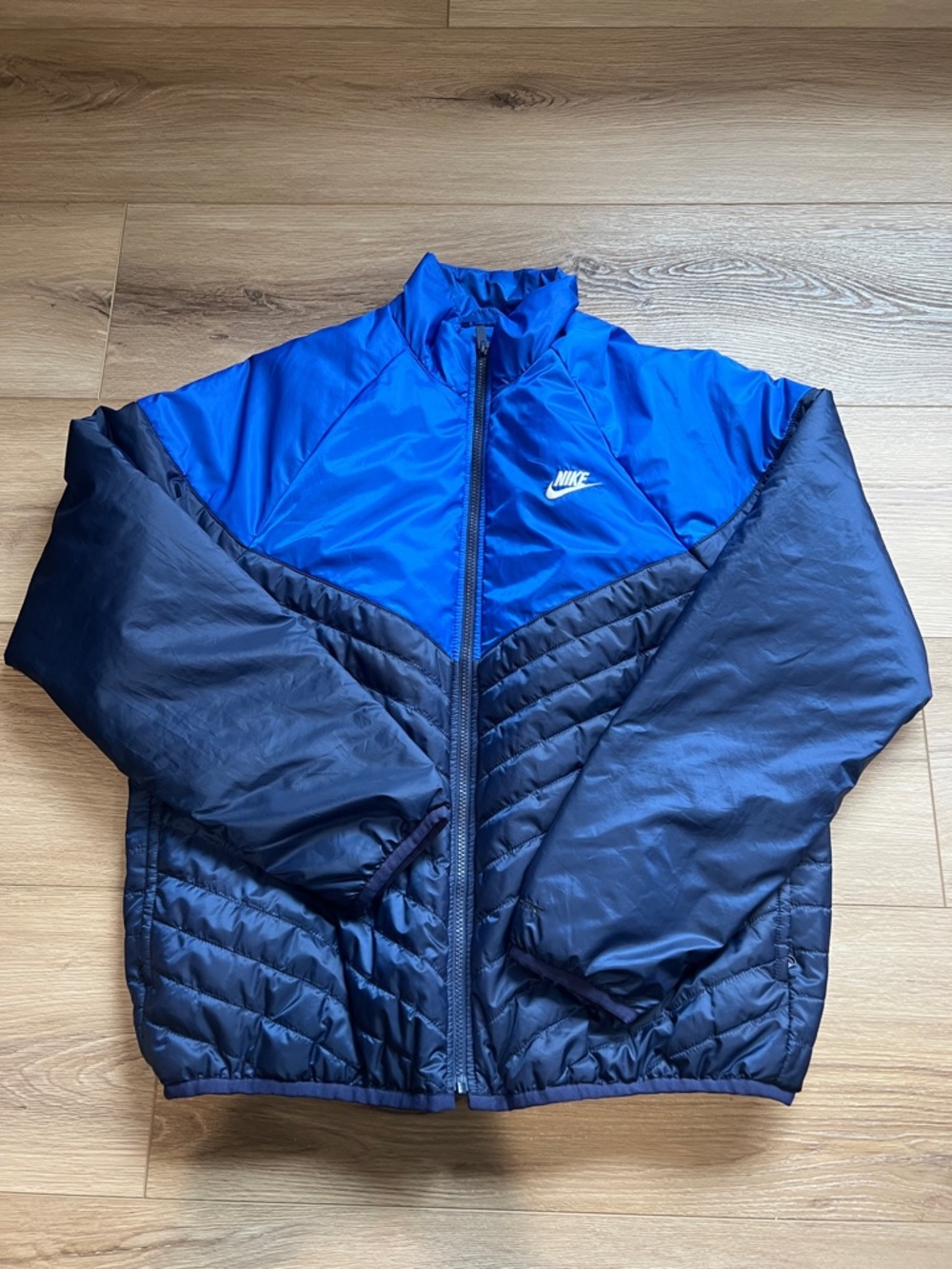 Nike Royal Blue Windbreaker Jacket with Dark Sleeves Men’s size Large
